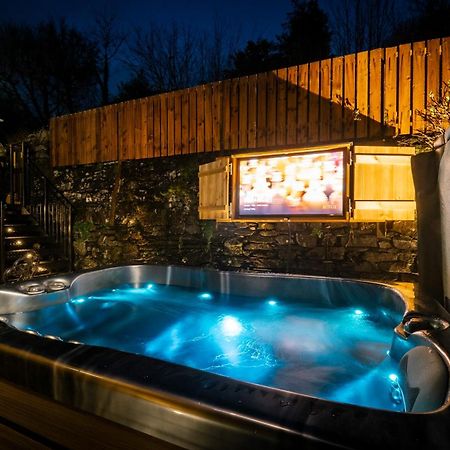 Stunning Cottage Grade 2 Listed With Parking And Hot Tub Bowness-on-Windermere Kültér fotó