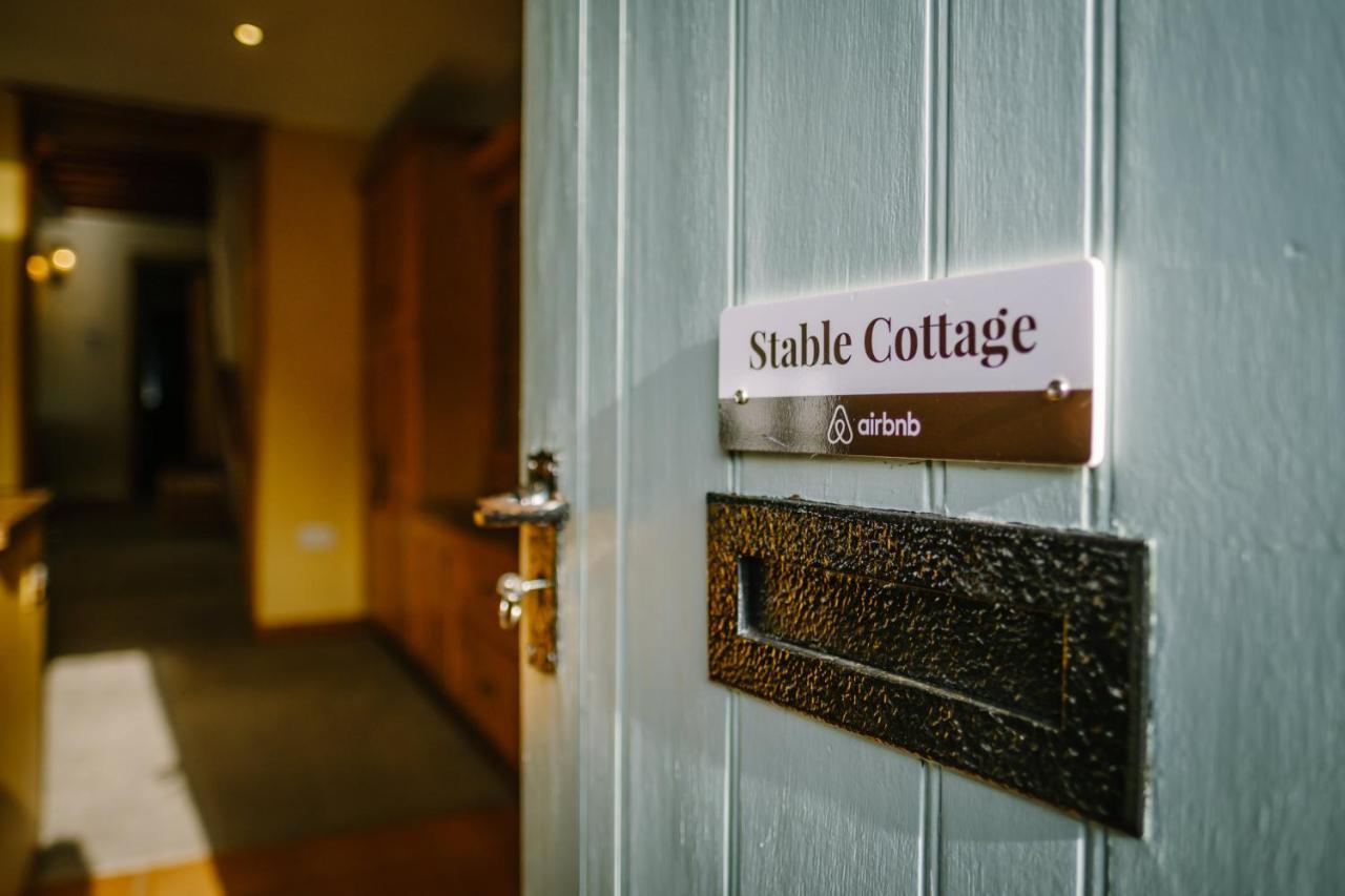 Stunning Cottage Grade 2 Listed With Parking And Hot Tub Bowness-on-Windermere Kültér fotó