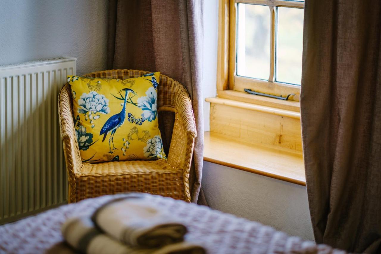 Stunning Cottage Grade 2 Listed With Parking And Hot Tub Bowness-on-Windermere Kültér fotó
