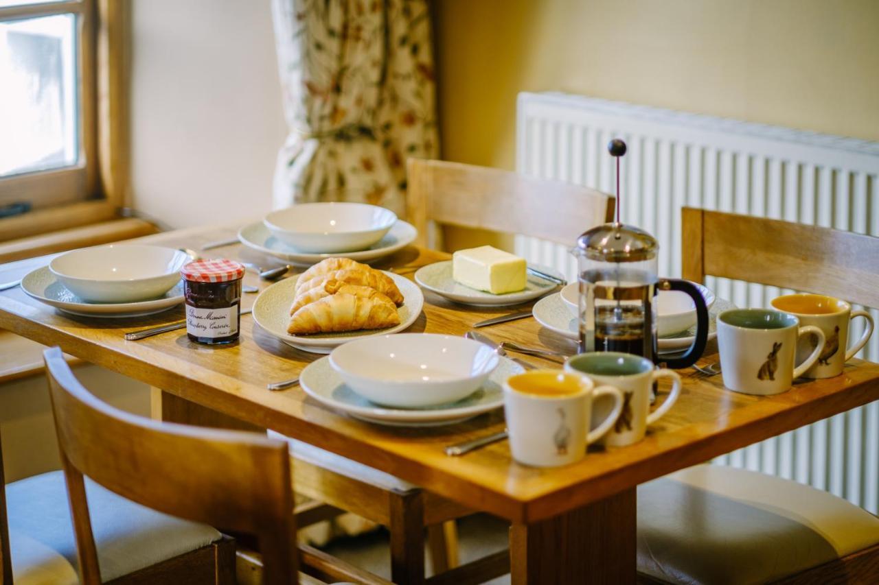 Stunning Cottage Grade 2 Listed With Parking And Hot Tub Bowness-on-Windermere Kültér fotó