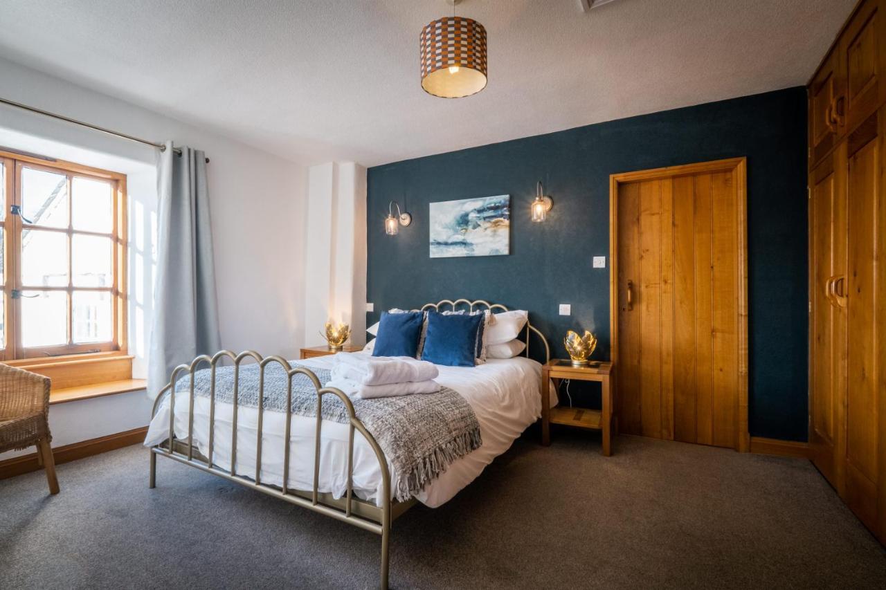 Stunning Cottage Grade 2 Listed With Parking And Hot Tub Bowness-on-Windermere Kültér fotó