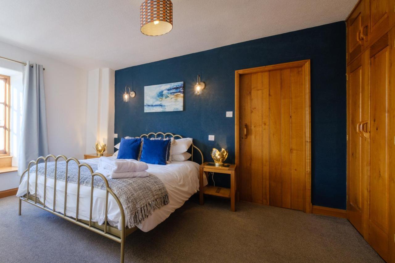 Stunning Cottage Grade 2 Listed With Parking And Hot Tub Bowness-on-Windermere Kültér fotó