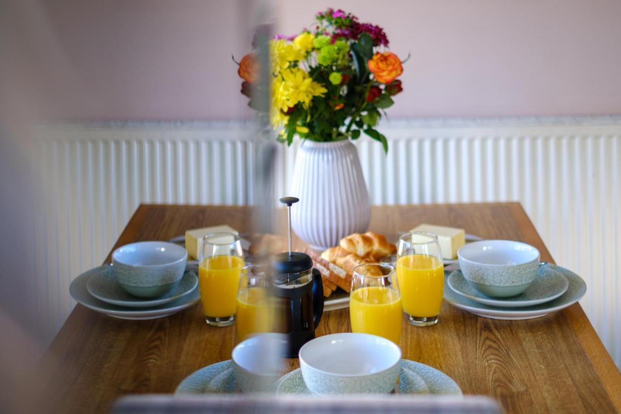 Stunning Cottage Grade 2 Listed With Parking And Hot Tub Bowness-on-Windermere Kültér fotó