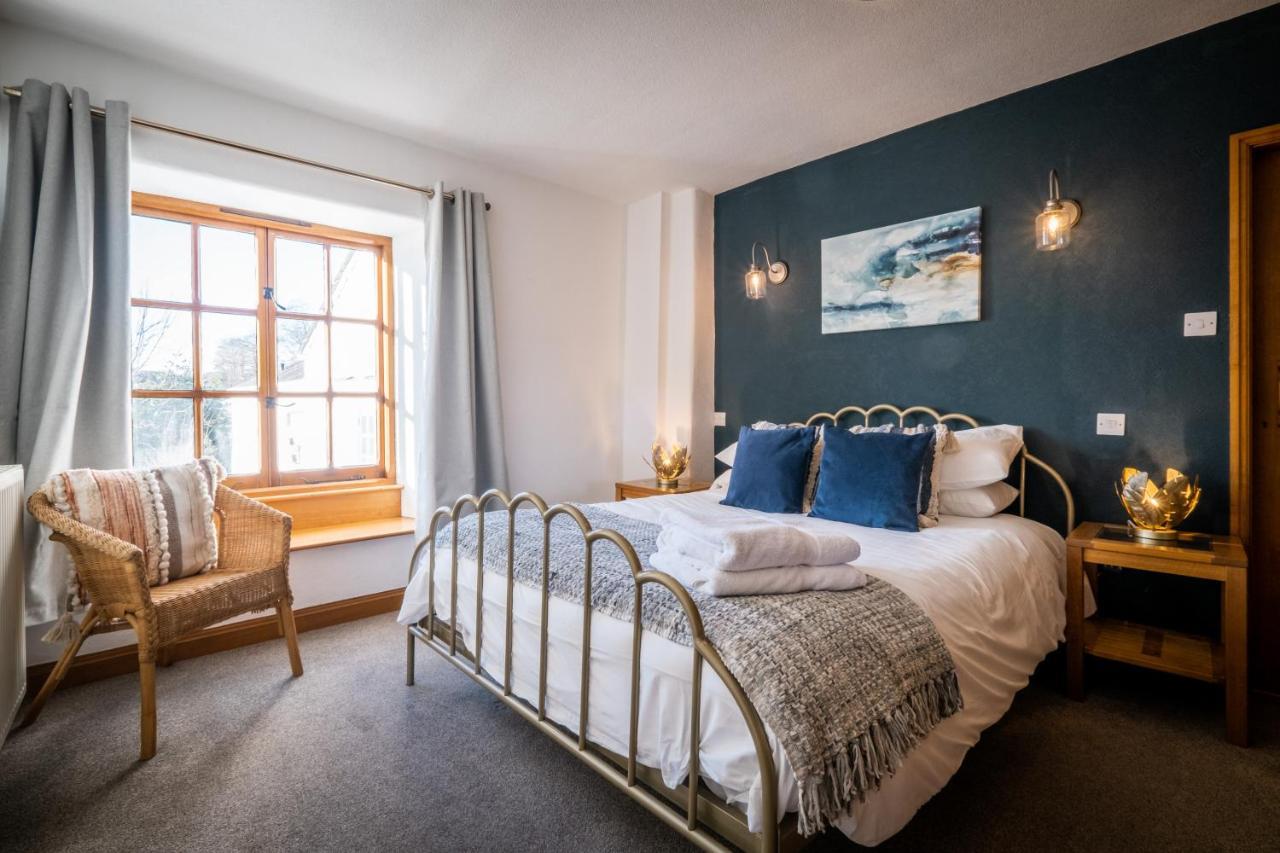 Stunning Cottage Grade 2 Listed With Parking And Hot Tub Bowness-on-Windermere Kültér fotó