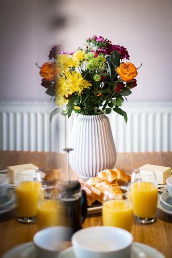 Stunning Cottage Grade 2 Listed With Parking And Hot Tub Bowness-on-Windermere Kültér fotó